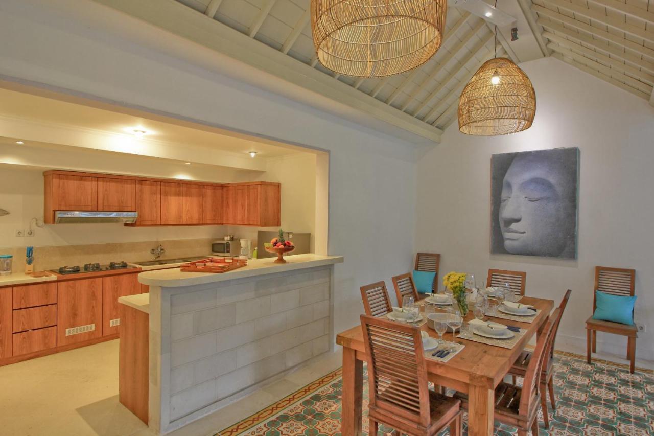 Uma Lima Villa Batu Belig - Close To The Beach Canggu Exterior foto