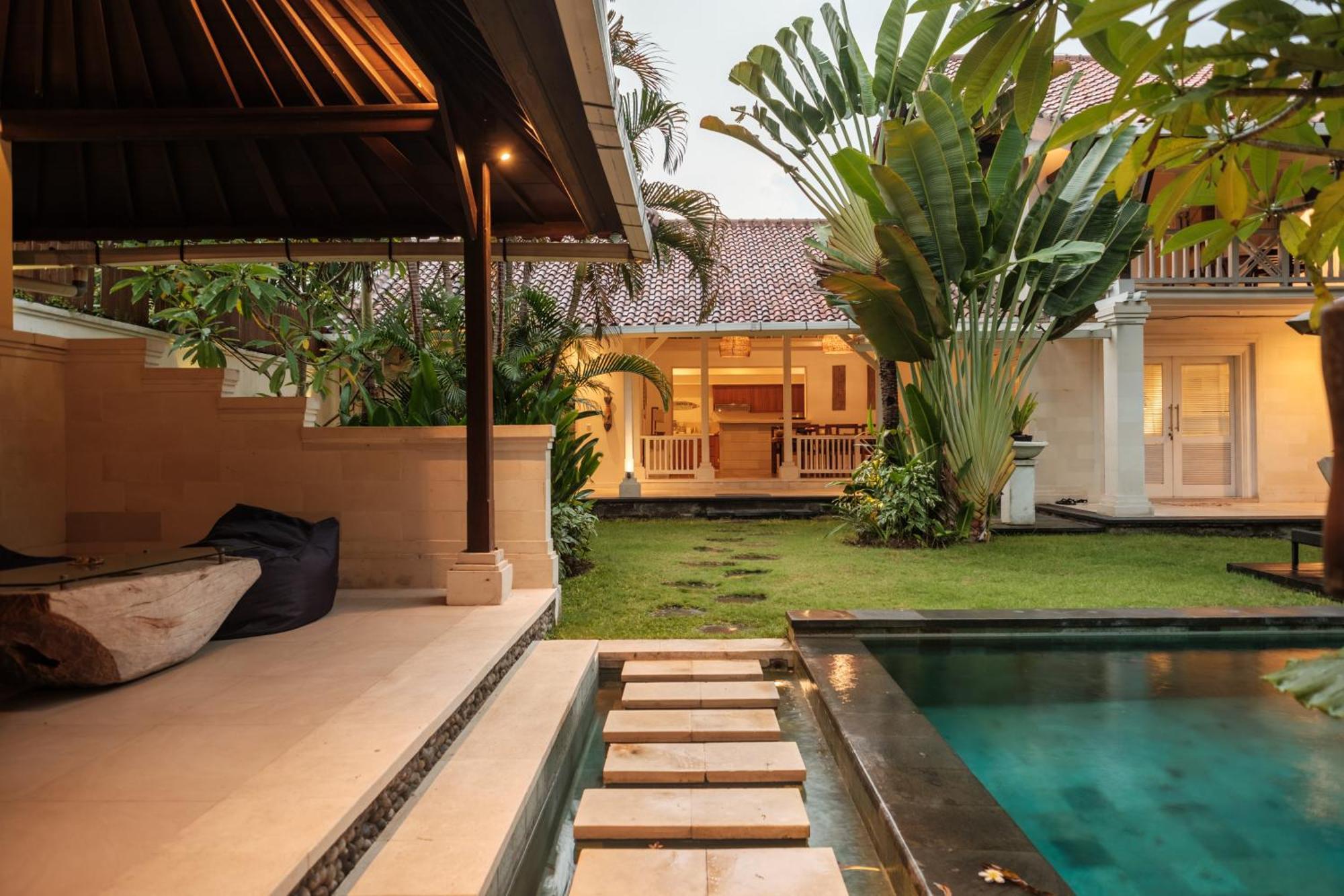 Uma Lima Villa Batu Belig - Close To The Beach Canggu Exterior foto